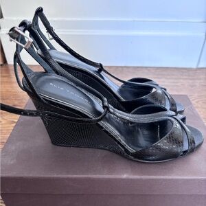 Elie Tahari Womens Natalie Jewel Wedge Sandals Shoes Snakeskin Black Size 38